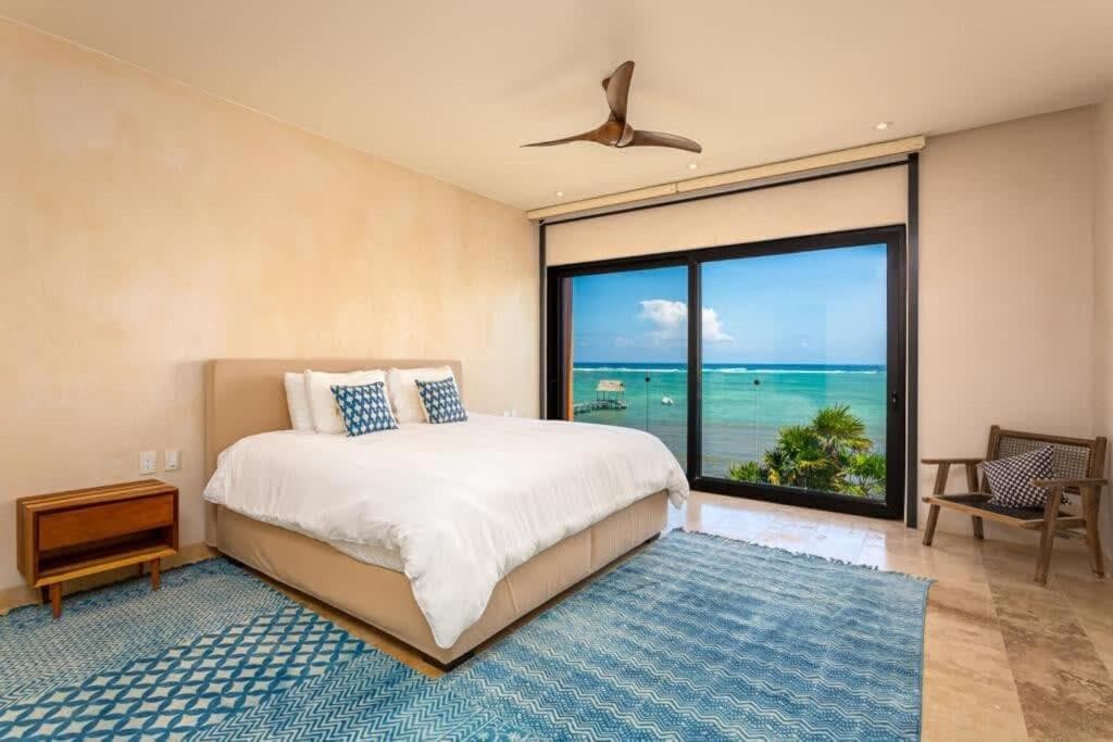 Beachfront 3BR Escape with Rooftop Sea Tankah Bay