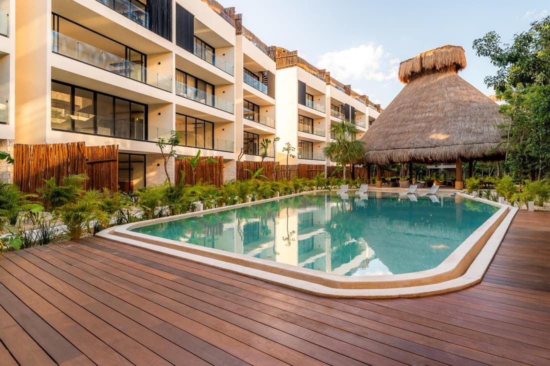 2BR Jungle View w Private Pool Gym Fast WIFI