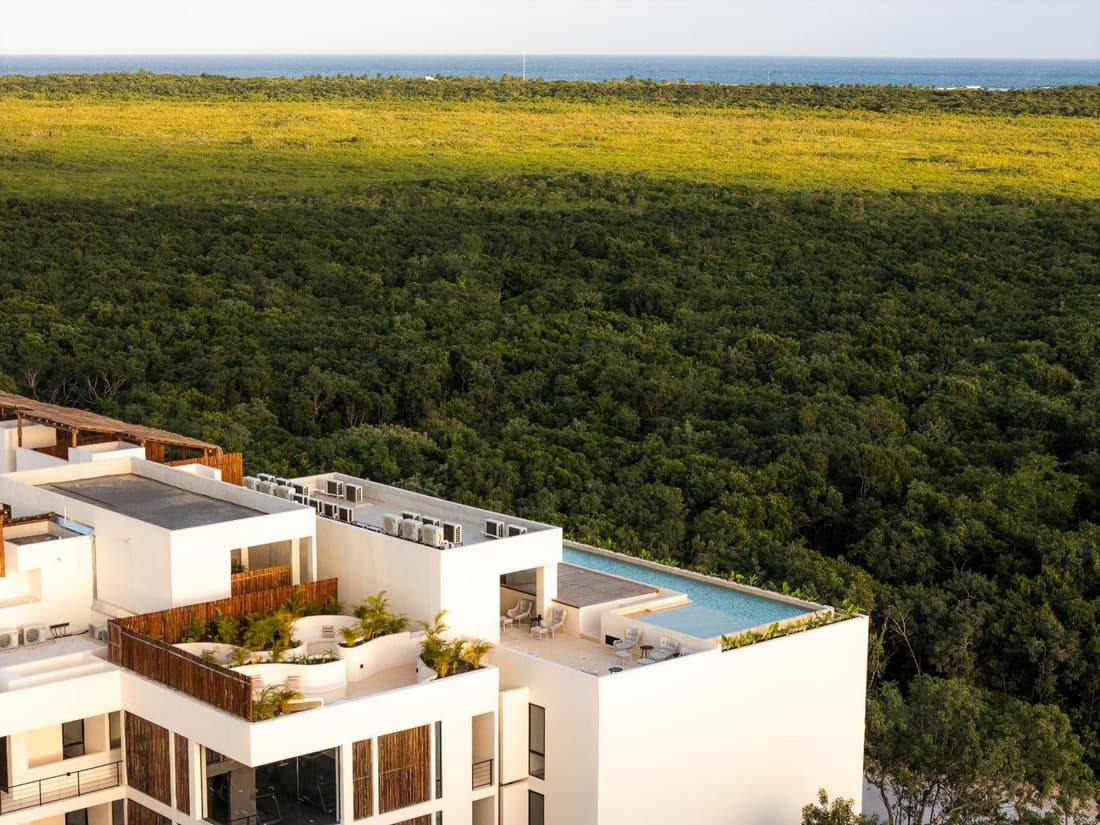 2BR Jungle View w Private Pool Gym Fast WIFI