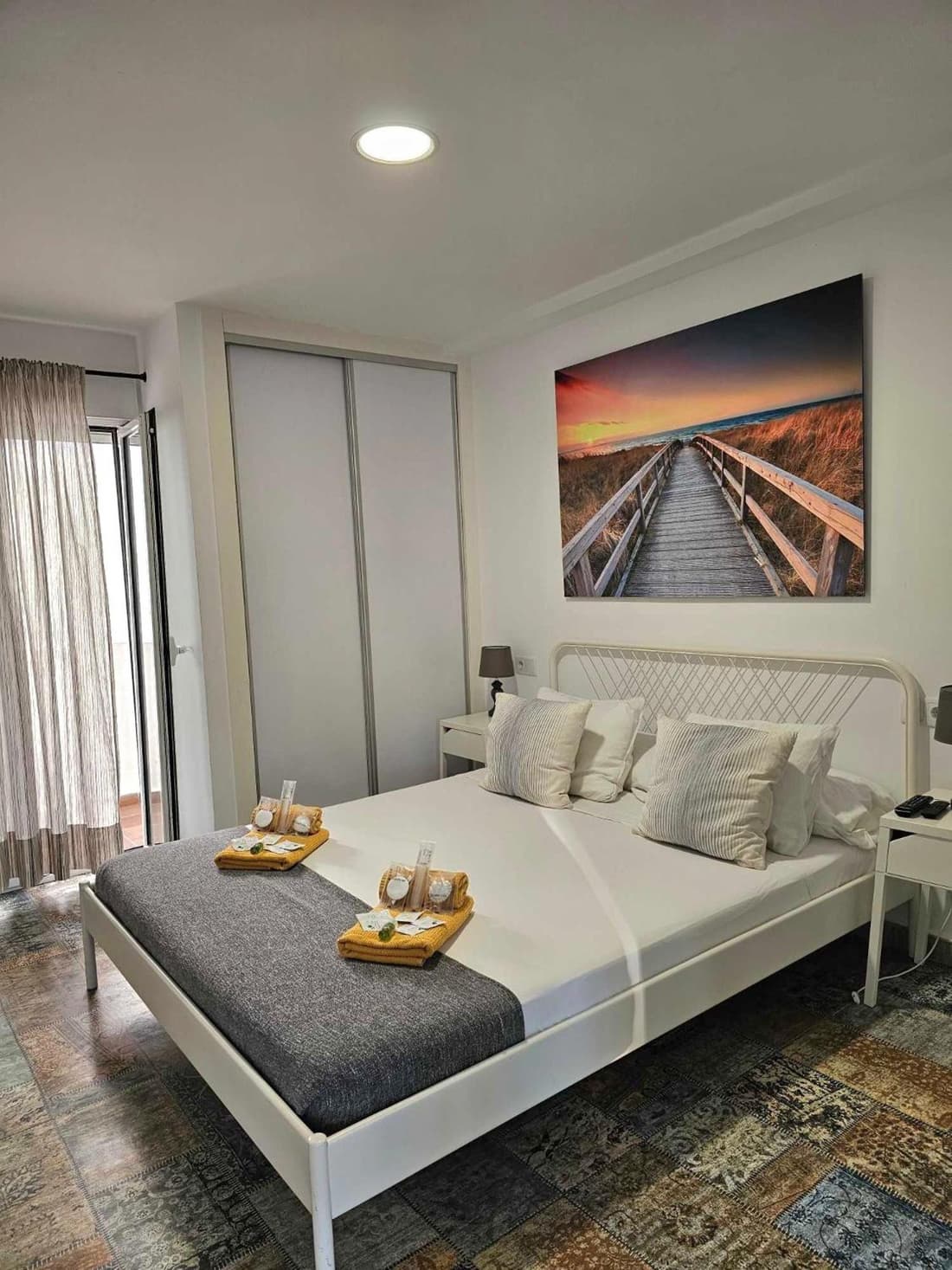 SUNCASTLE APARTAMENTOS ALICANTE -With share Rooftop Terrace And Barbecue
