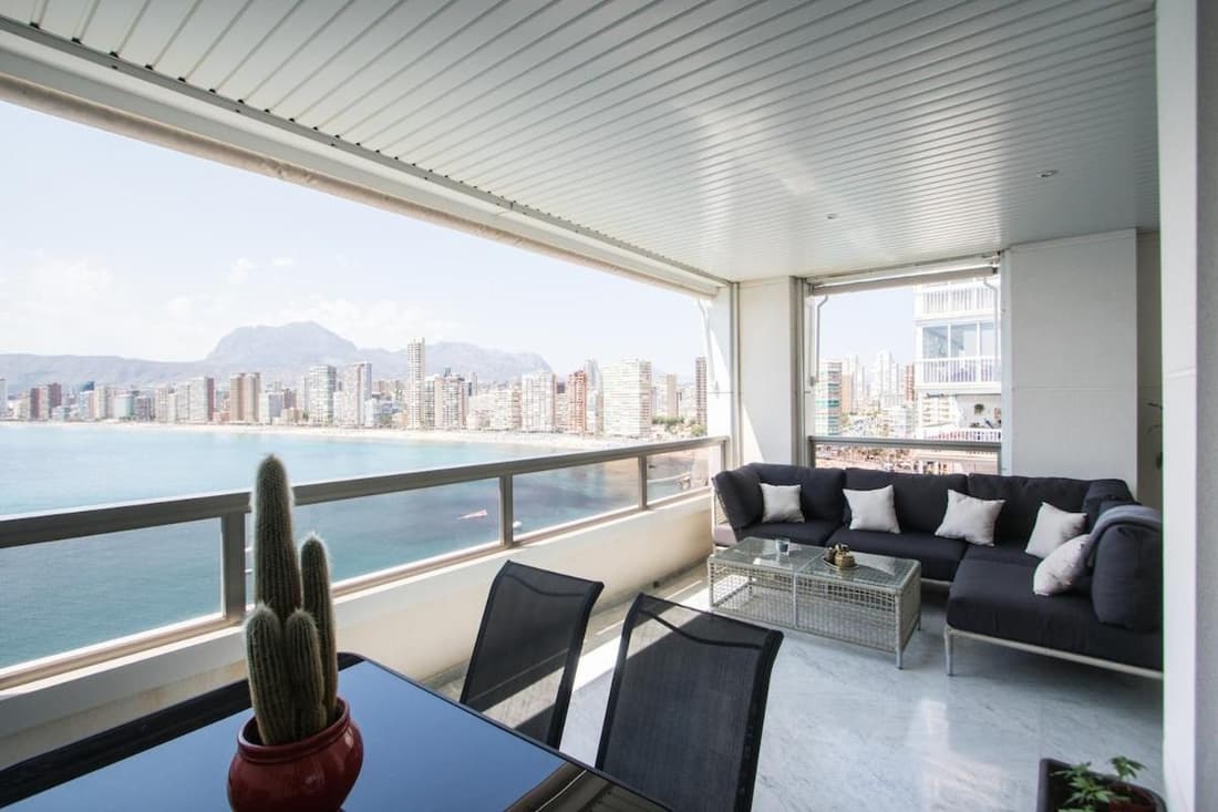 Excellent apartment in front of the sea!