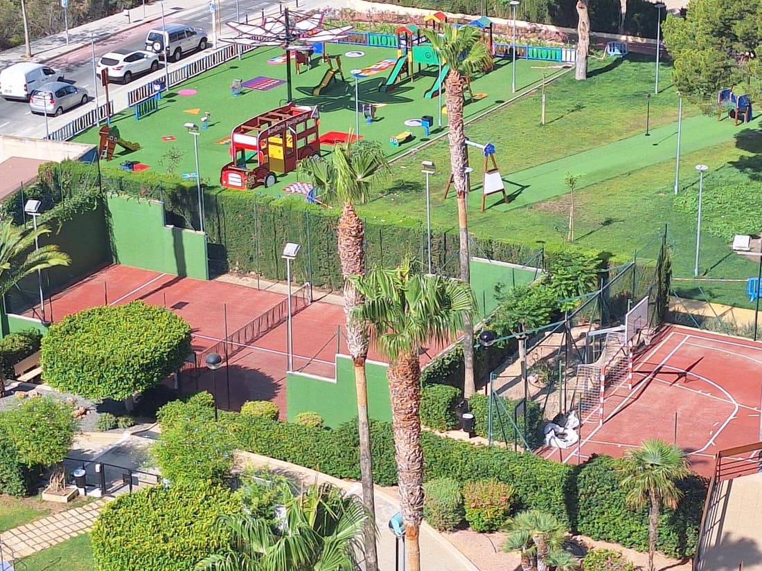 Las Marinas, apartamento muy amplio cerca de playa Poniente