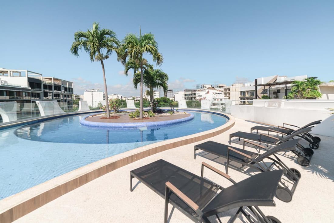 Modern Condo 200m from Beach & 5th Ave