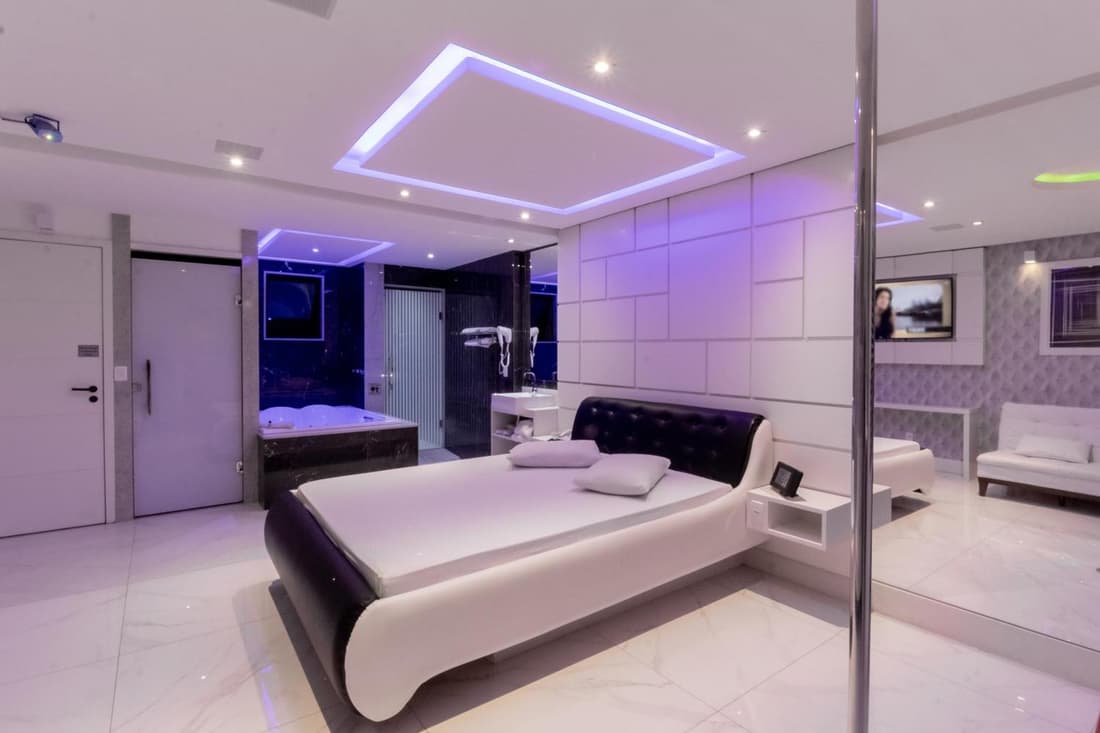 BAMBINA HOTEL -Adultos Somente
