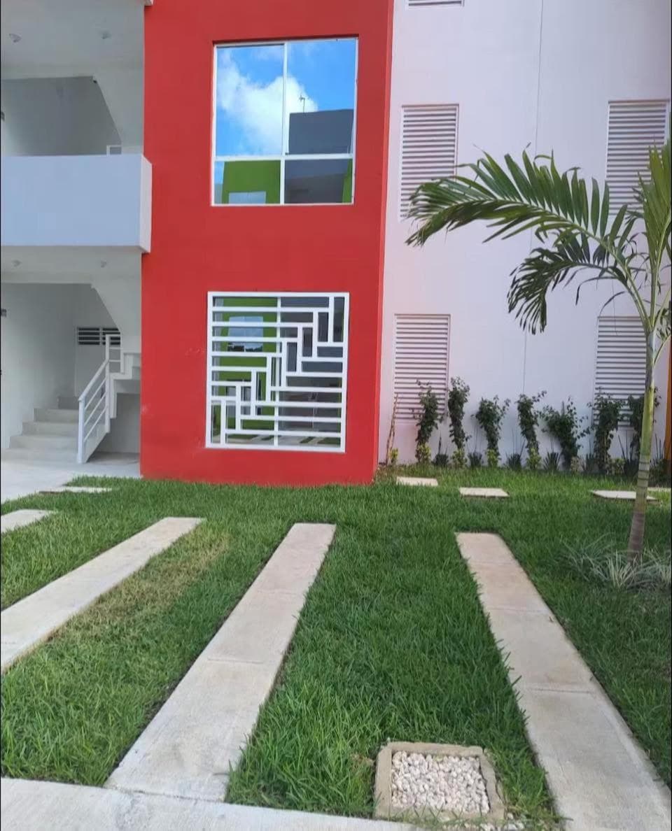 Dreams of Arena in the Jungle of Cancun