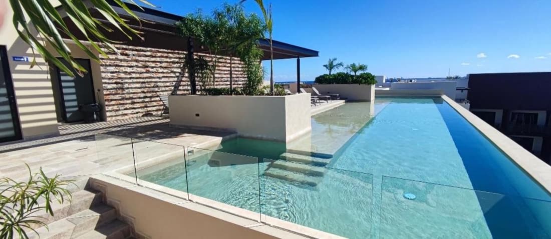 Luxury Studio Rooftop,Pool,Gym,Wifi,close to Beach