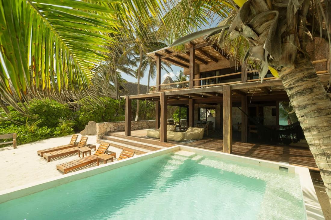 Casa Aakbal - Luxury Beach Front Villa
