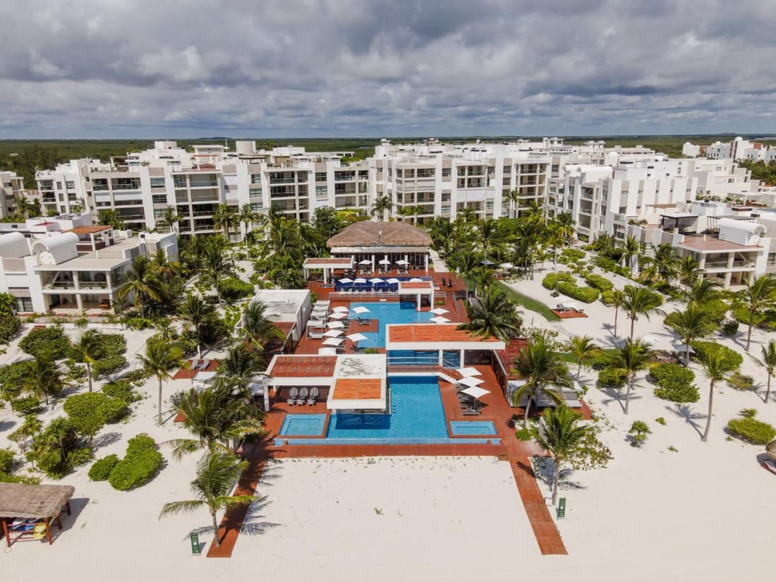 2BR Apartment with Beach Club
