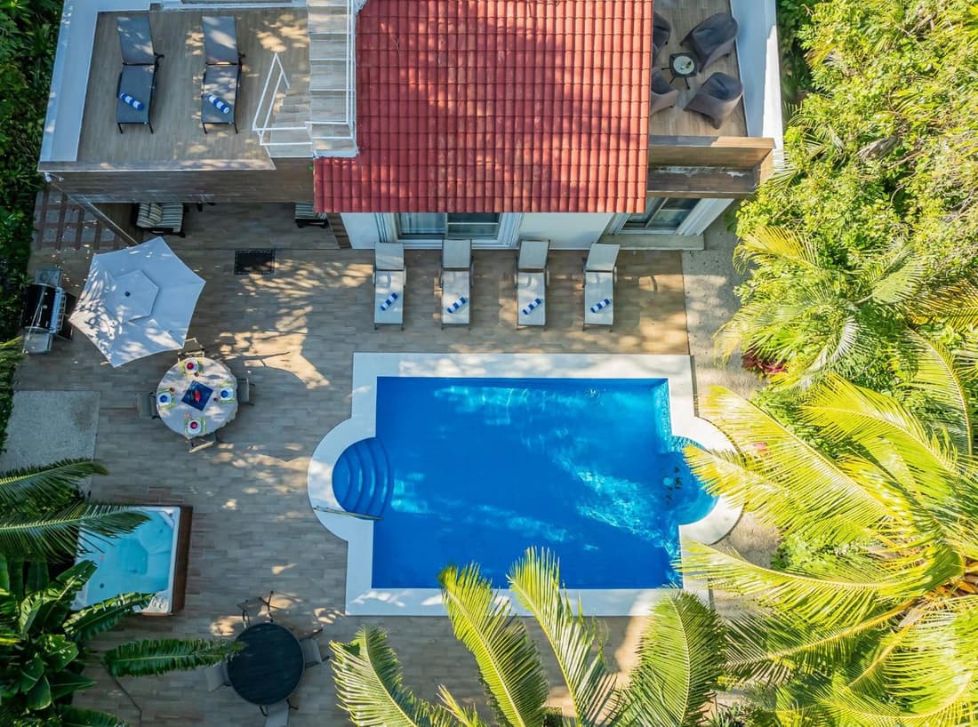 Luxurious 6-Bedroom Villa with Private Pool in Playa del Carmen