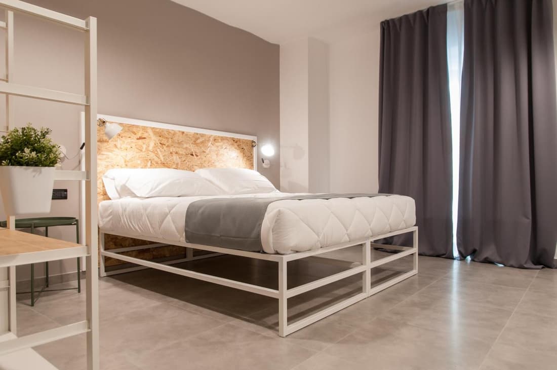 IRON Hotel