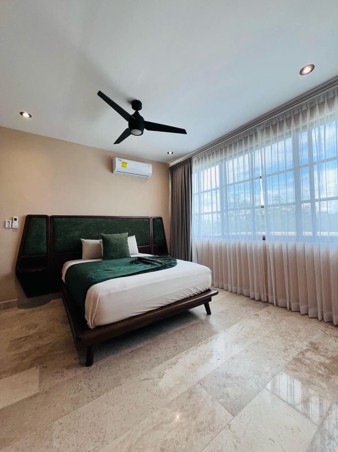Charming boutique condo jungle views private pool