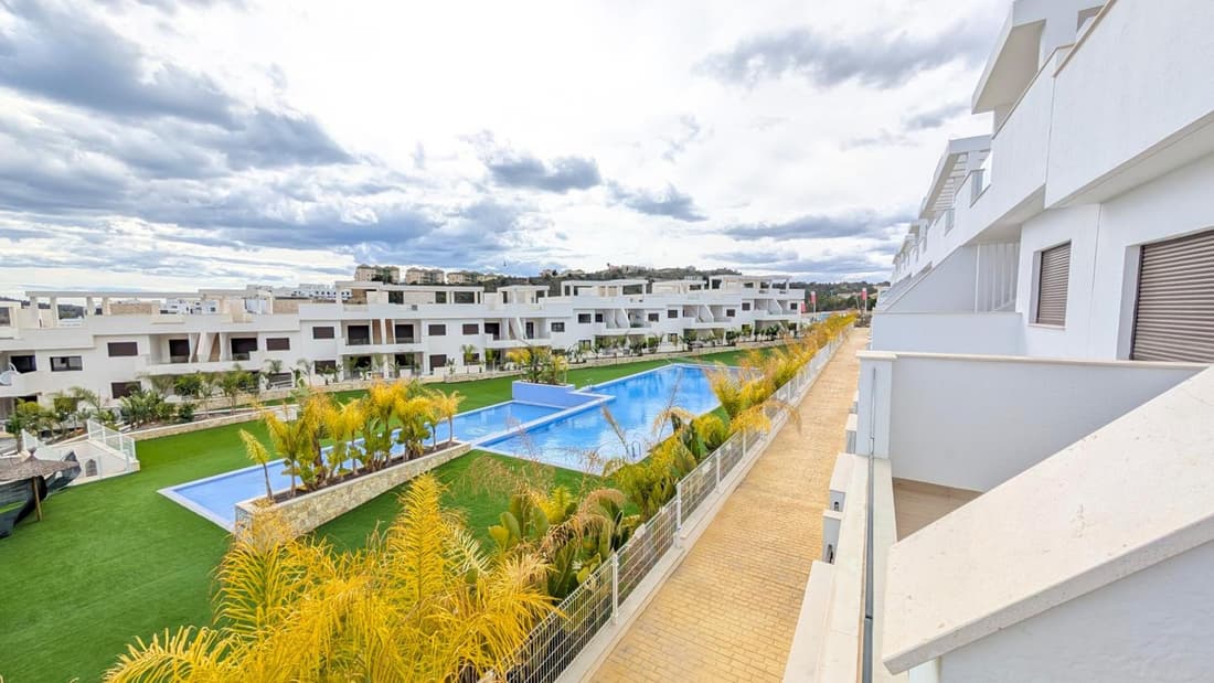 SUNNY HILLS mediterranean style apartment