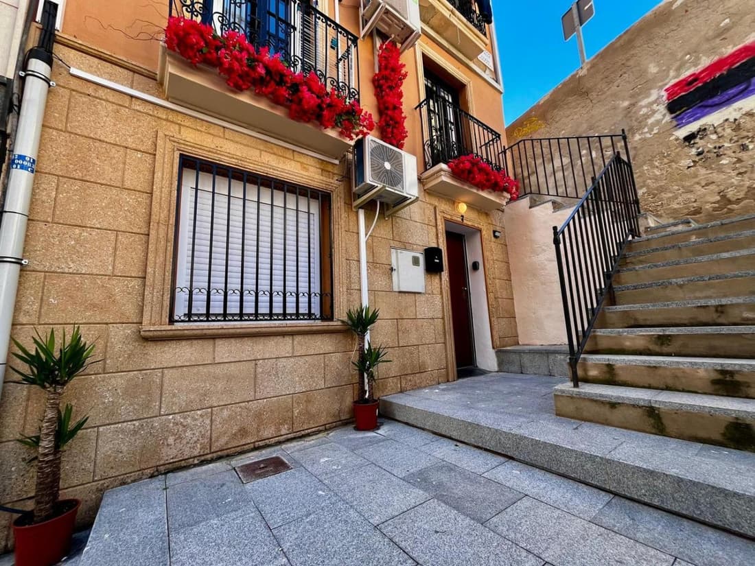 Barrio Luzan 2 by United Renters