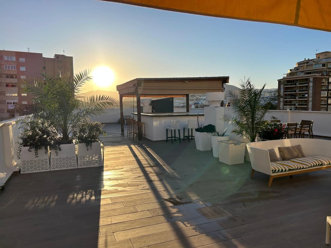 ÁTICO con ENORME TERRAZA y CHILL OUT PARTICULAR