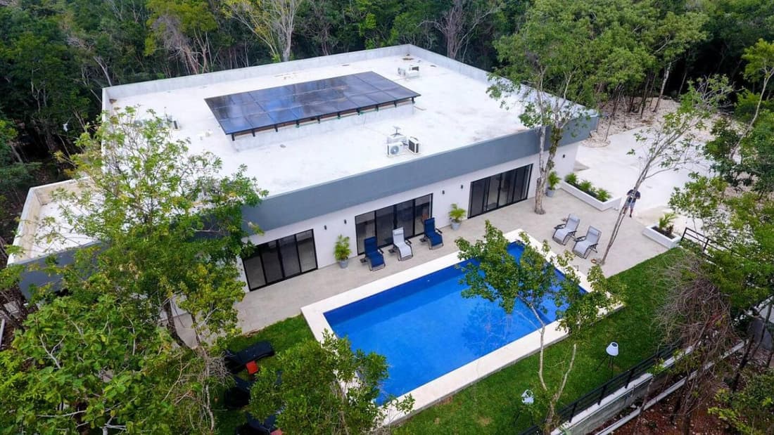 Villa Kiin Ha - Luxurious 5-BR Villa with Swim-Up Pool