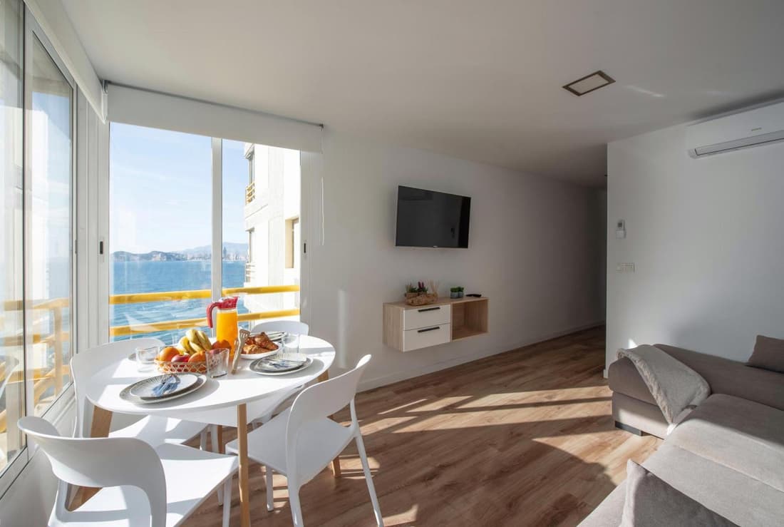 Stunning New Apt, Beach 1min, 2BR, Parking
