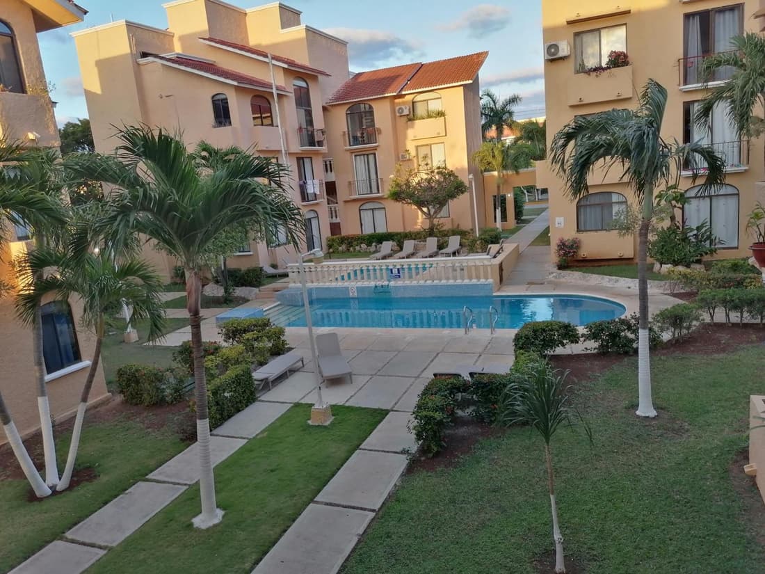Beautiful condo a few steps to sea