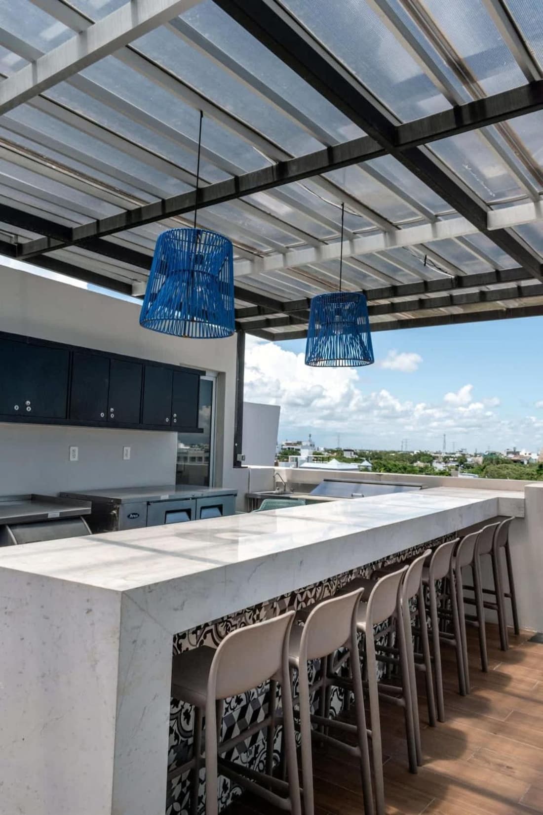 Luxury Condo 150MB 2 Bedroom Cine Gym Pool