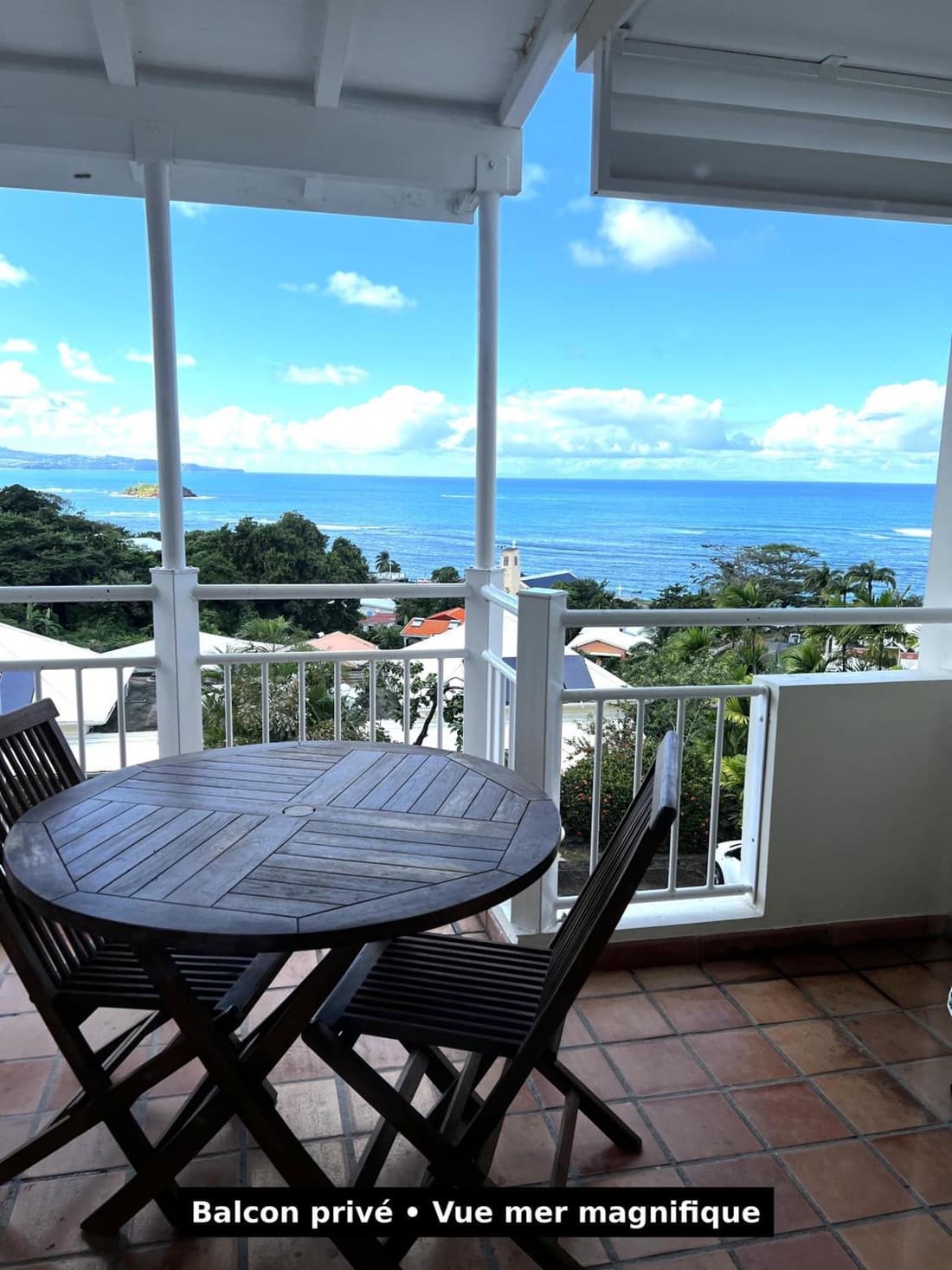 Ananas Premium - Séjour Détente T2 Vue Mer avec Balcon Privé à Tartane