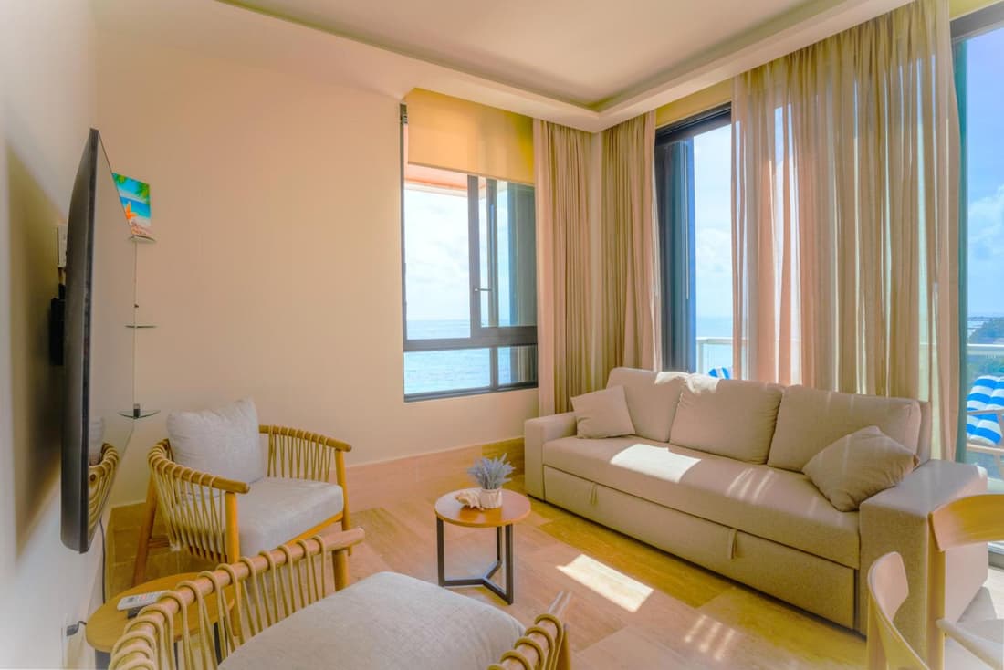 DM504 Apartment with Spectacular Views