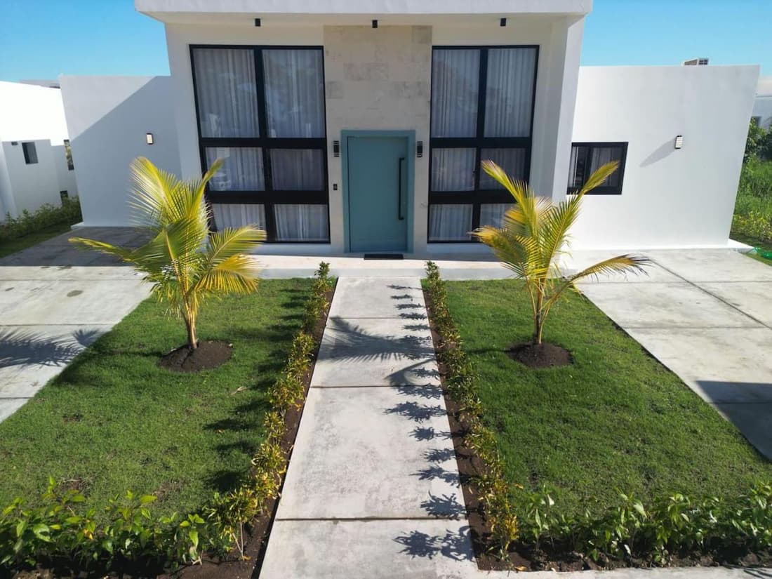 Modern 3 BR Villa with pool in upscale gated community