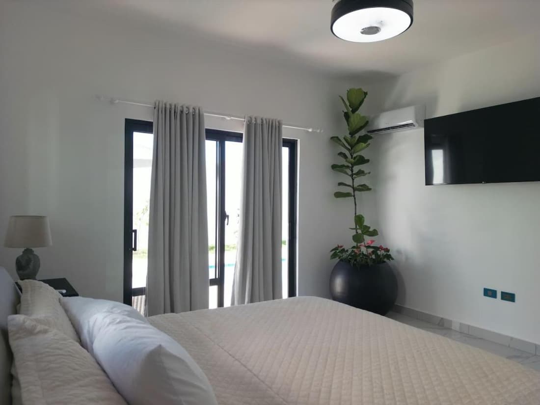 Modern 3 BR Villa with pool in upscale gated community