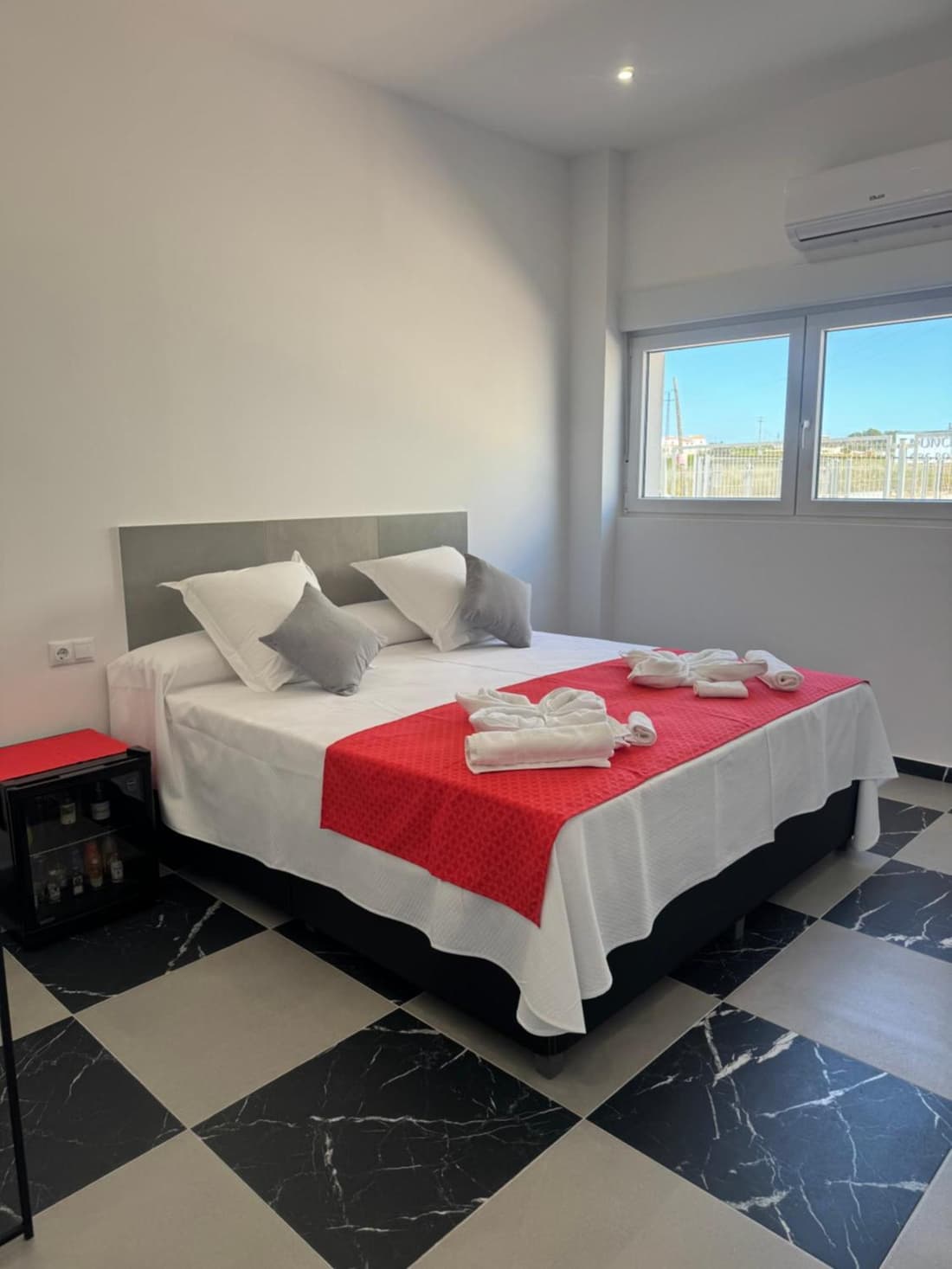 B6 Hotel