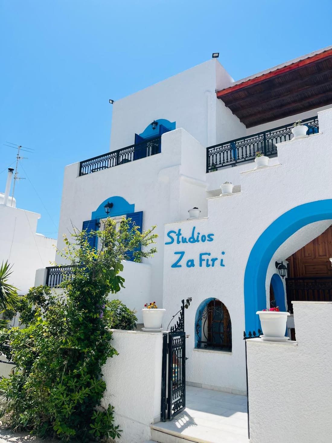 Studios Zafiri