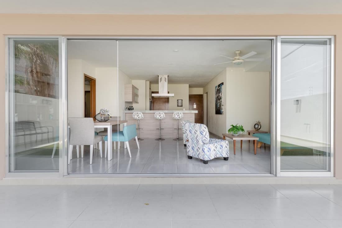Large apartment with pool and terrace!