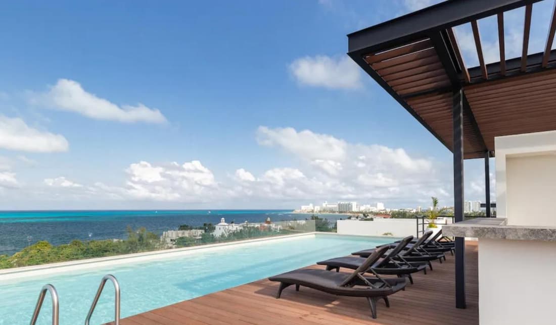 Beautiful sea view apartment in the Hotel Zone Cancun