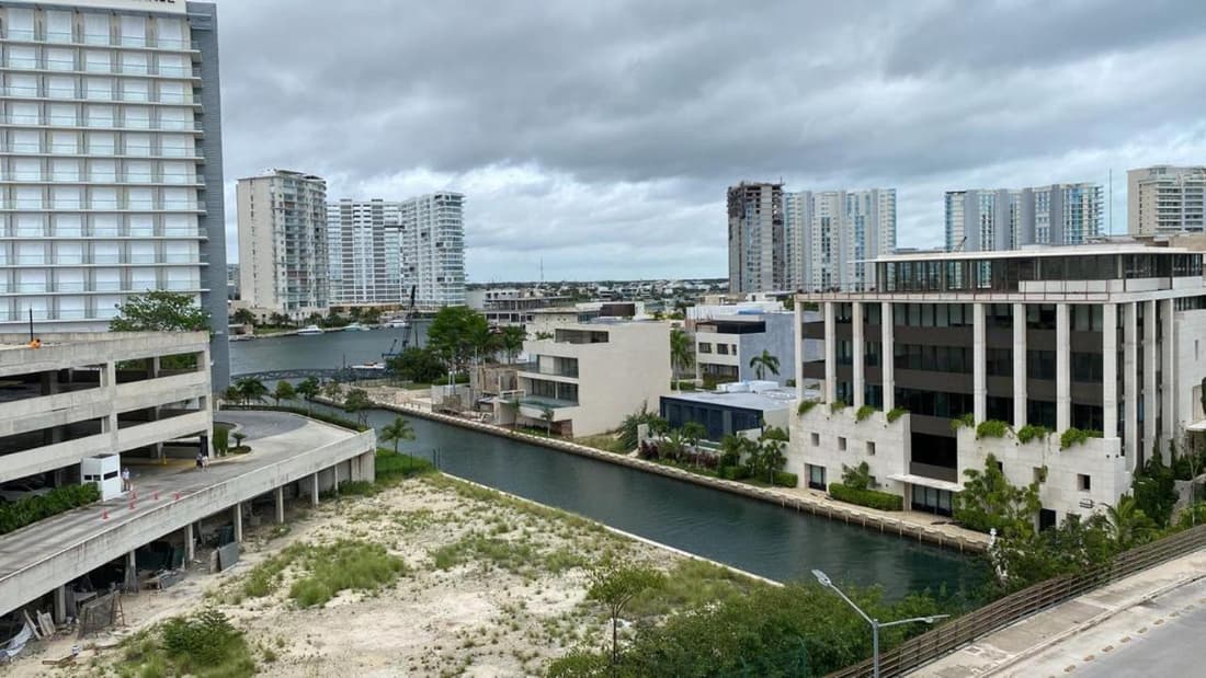 3BR Apt in Puerto Cancun with Rooftop/Beach access