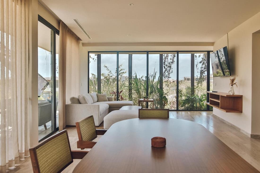 Lux Apartment beach shuttle,Gym,Private pool