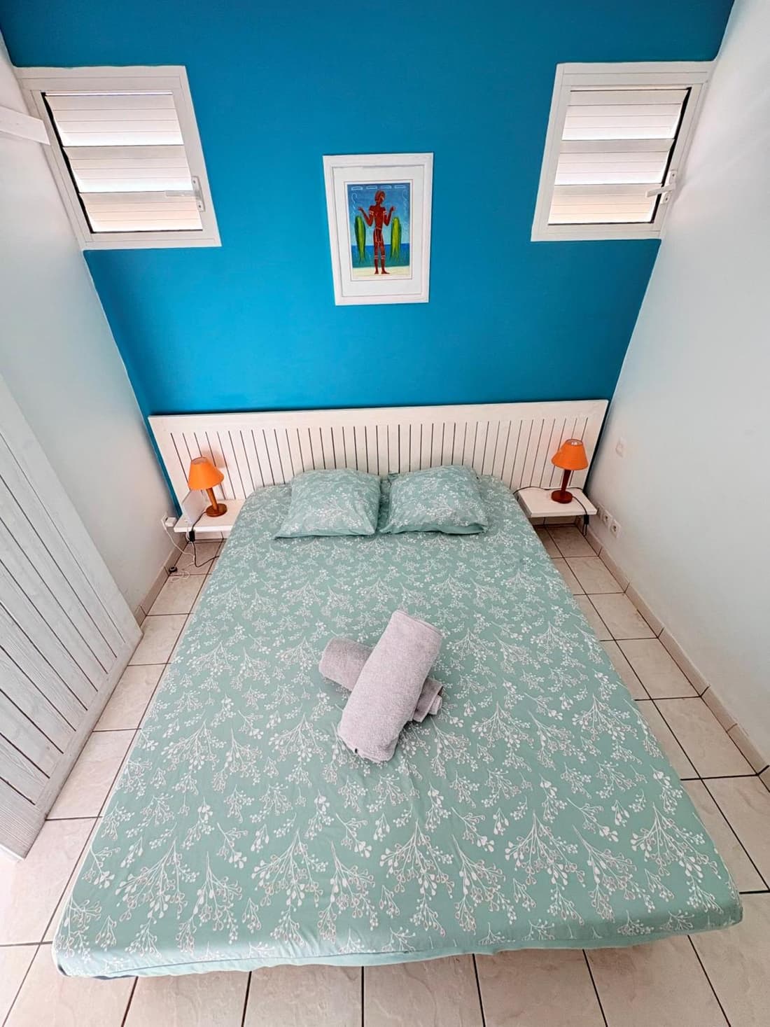 Sea view apartment, pool and beach 50m away