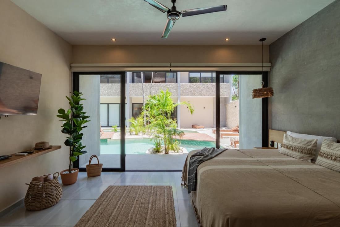 Swimup Retreat with Pool Terrace in Veleta
