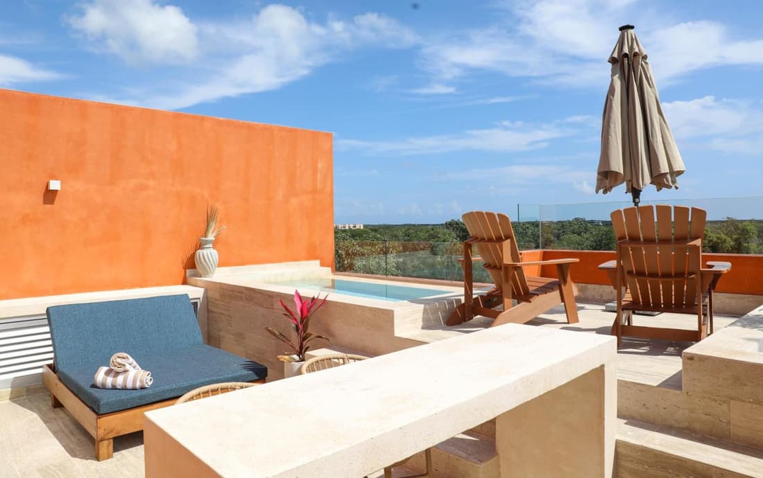 Luxury Penthouse, Private Pool, King Suites
