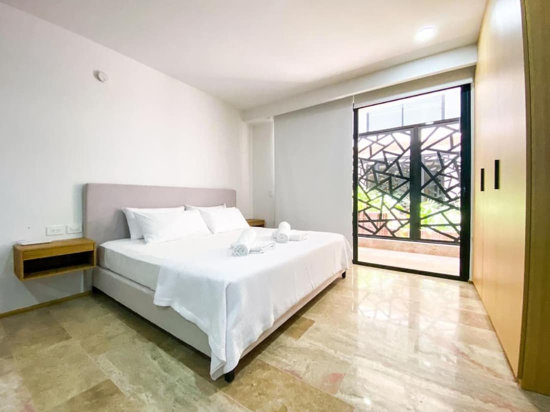 Downtown Playa Studio with Rooftop Pool Steps to Everything