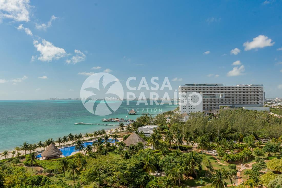 BLUE DREAM Beachfront 2 BDR by Casa Paraiso