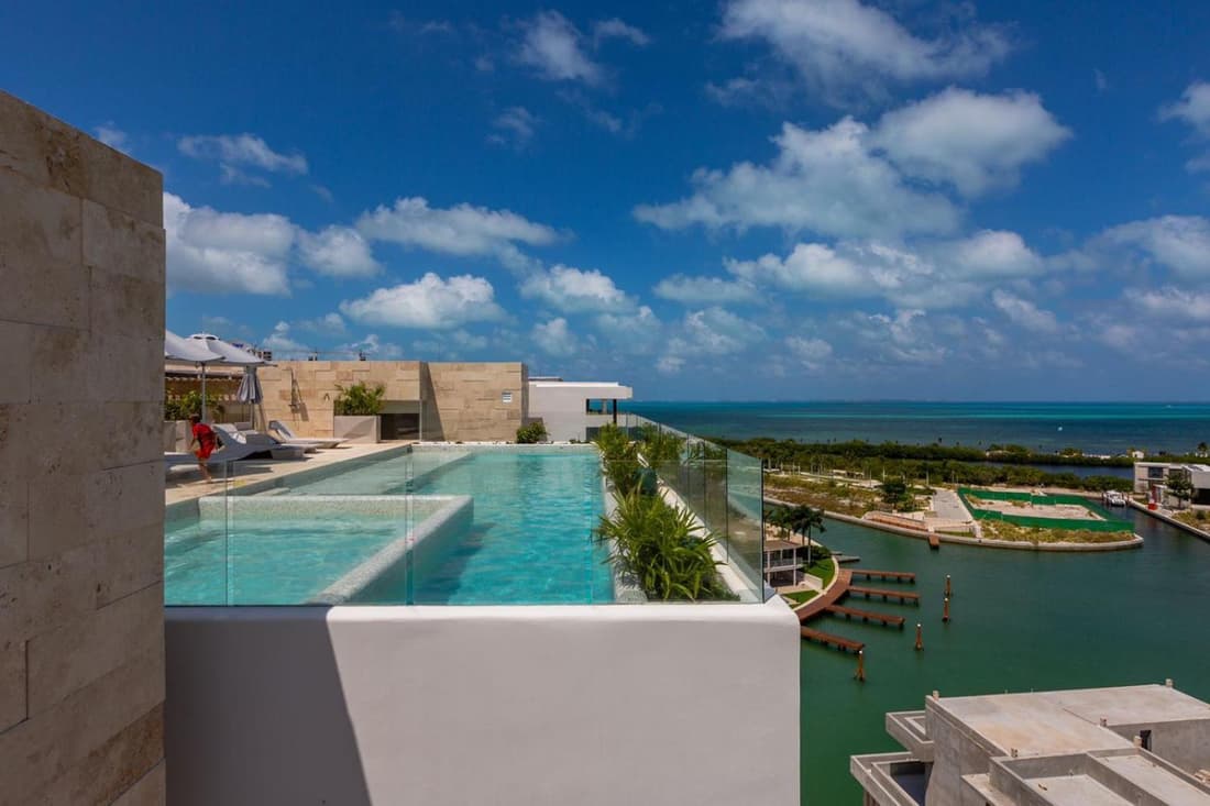 Luxury Condo of 4 Bedrooms