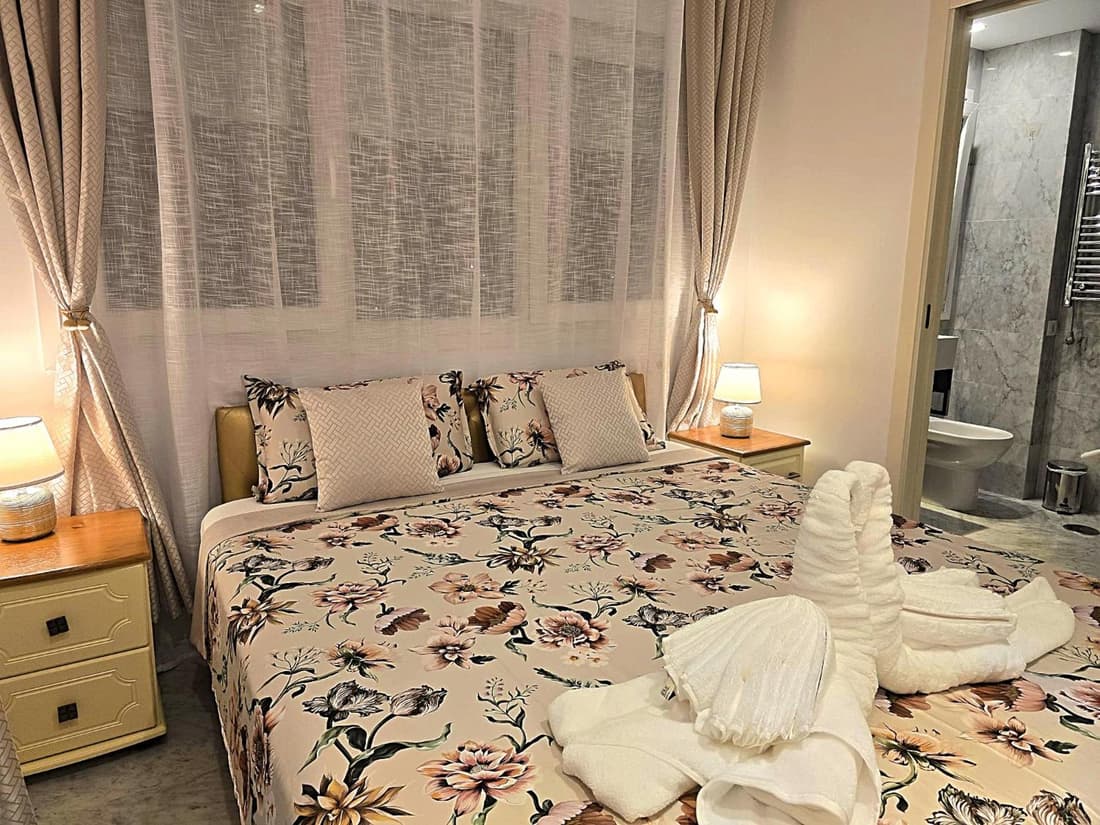 First line VIP tree bedrooms with spectacular view