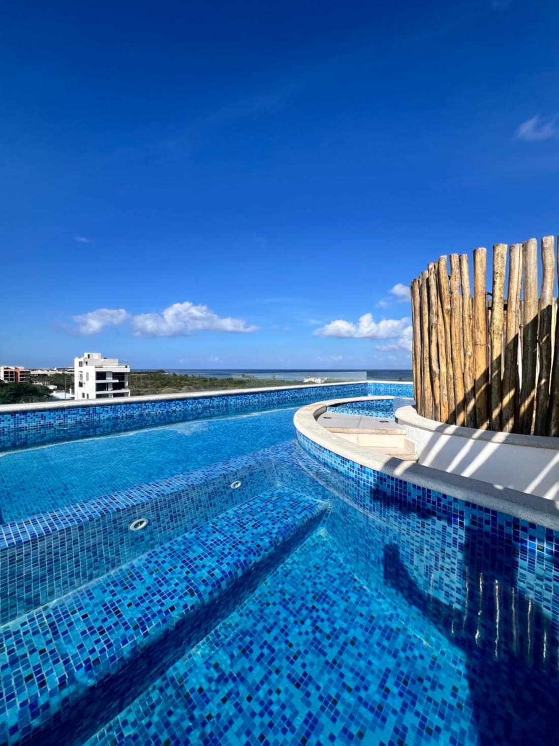 Condo Boho con Roof pool y vista al mar