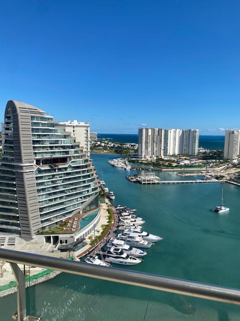 Top floor, amazing sea view in Puerto Cancun
