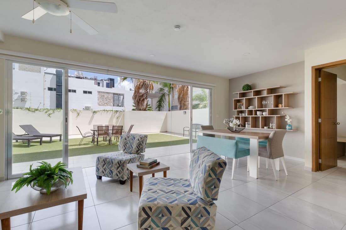 Deluxe fully furnished 2bd