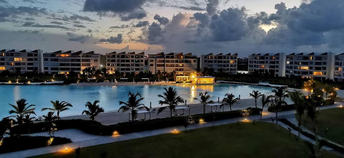 Luxury Beach Penthouse Jacuzzi Lagoon View