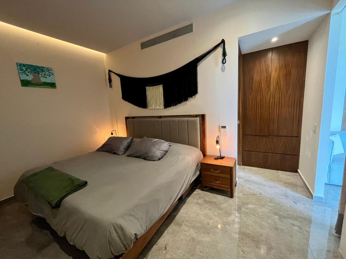 Plunge Pool Duplex PH with Beach Club Shuttle and GYM