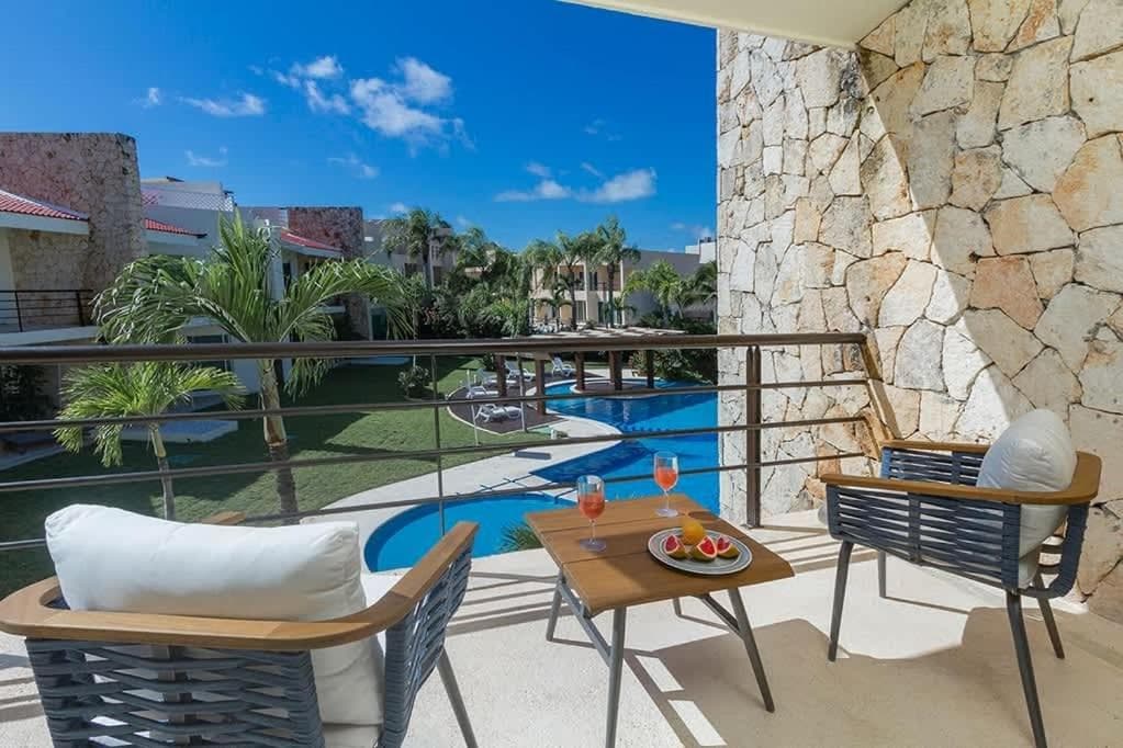 2BR Apt with Lagoon View in Puerto Aventuras
