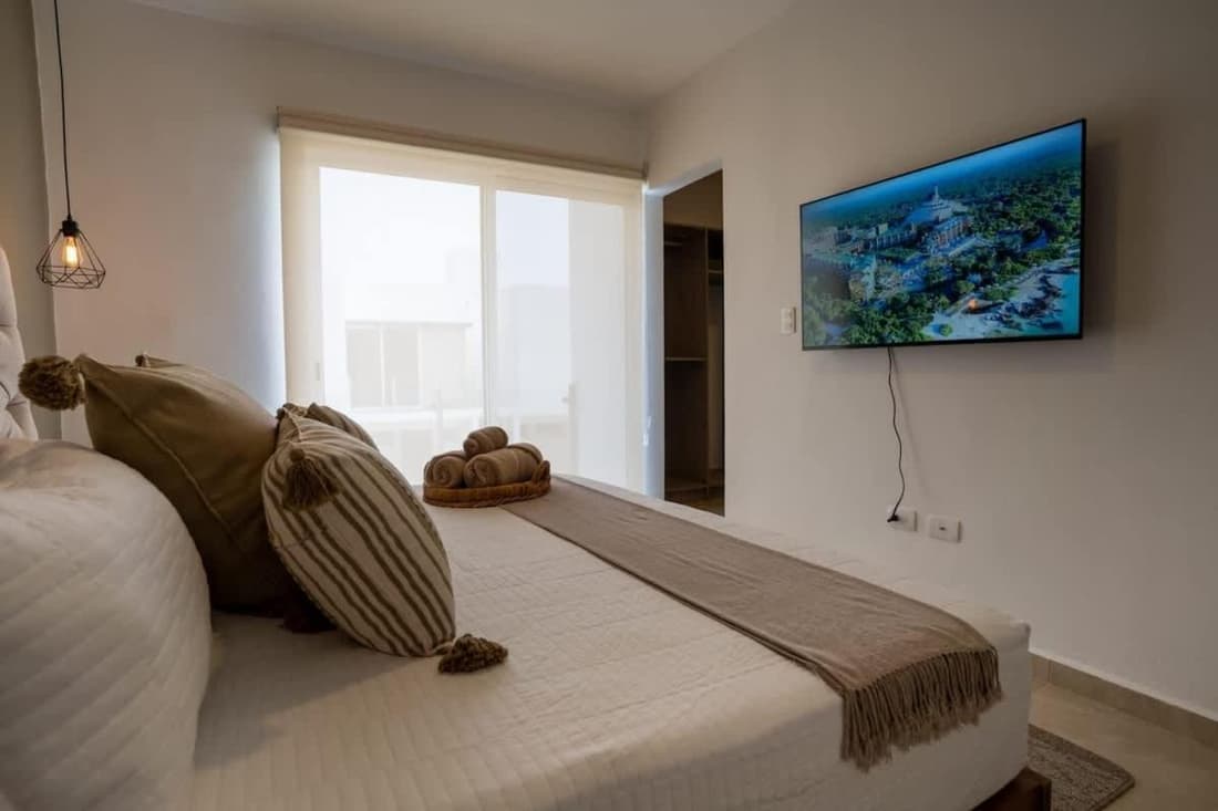 3BR Modern House located in Downtown's Heart