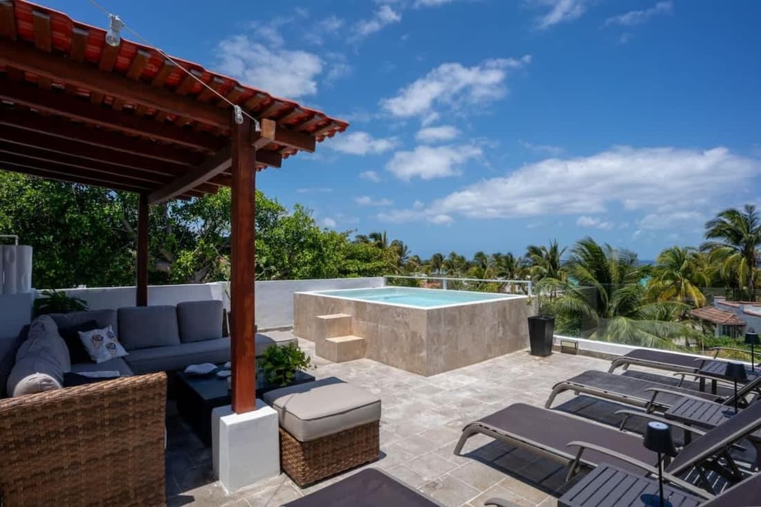 4BR Luxury Beach Villa w/ Premium Amenities