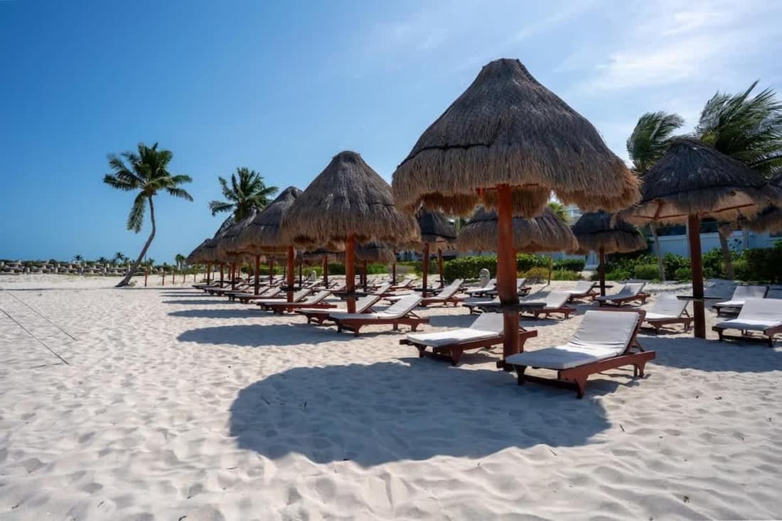 2BR Beachfront Exclusive Condo w/ Top Features