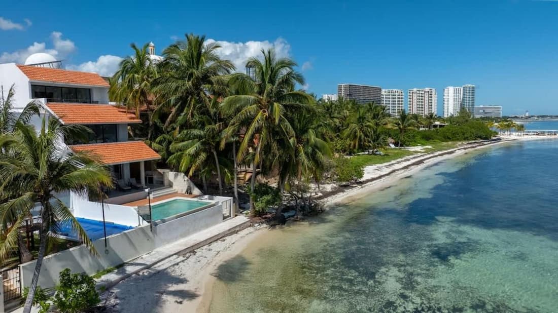 6BR Modern Oceanfront Villa w/ Infinity Pool