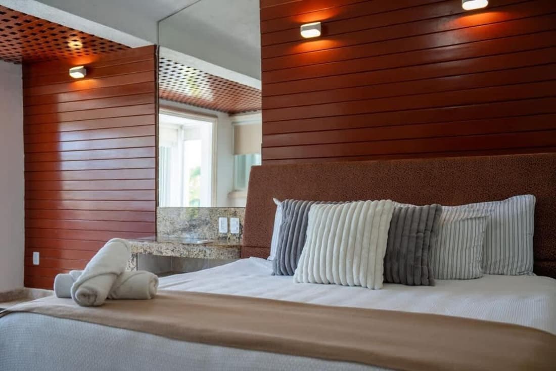 4BR Beachfront Beautiful House w/ Pool